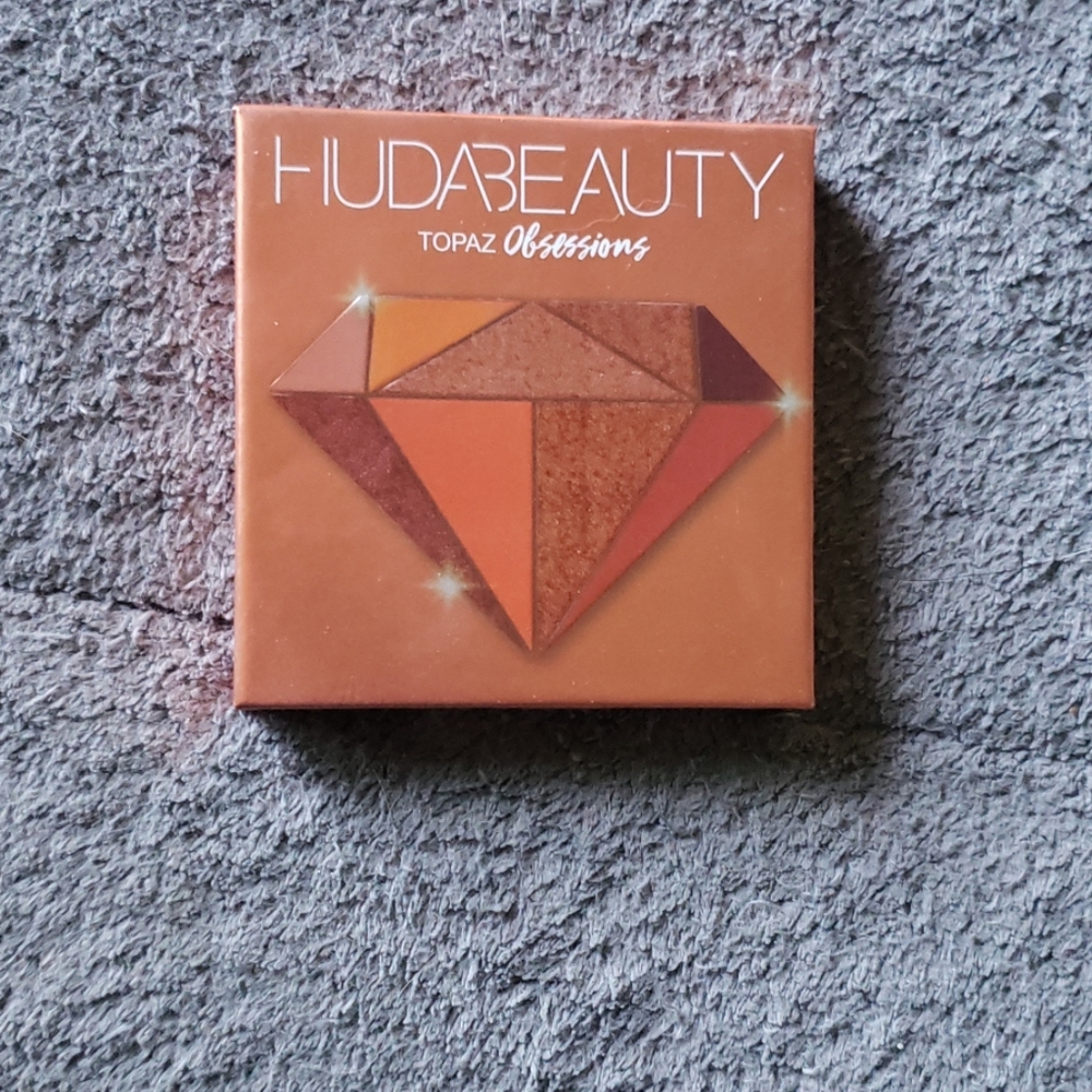 Huda beauty shadow